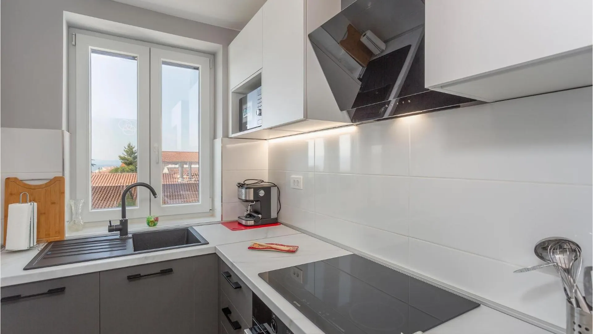 Amazing Apartment In Malinska With Wifi