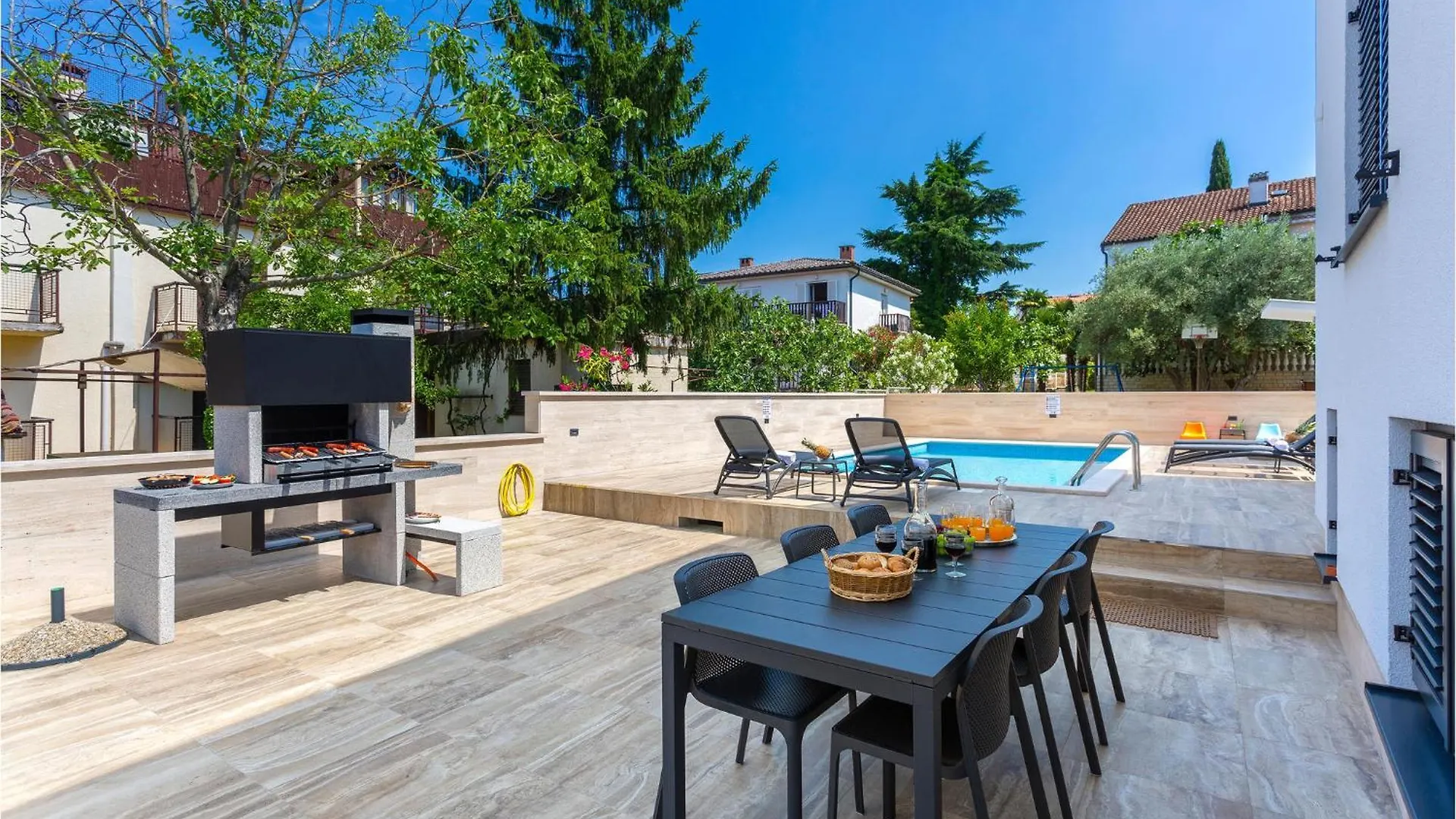 Amazing Apartment In Malinska With Wifi